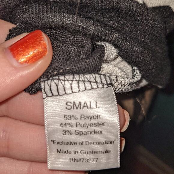 Gray and black top Embroidered back detail - Picture 4 of 6